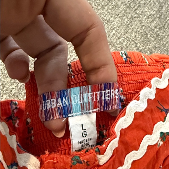 Urban Outfitters Red Floral Blouse - Picture 3 of 3